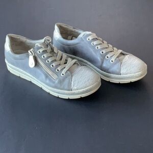 Remonte Kaja 00 sneaker in Shark/silver leather Size 6 (37)